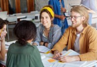 Noch Plätze frei für Jugendkonferenz in Wiesbaden. (Credits: freepik)