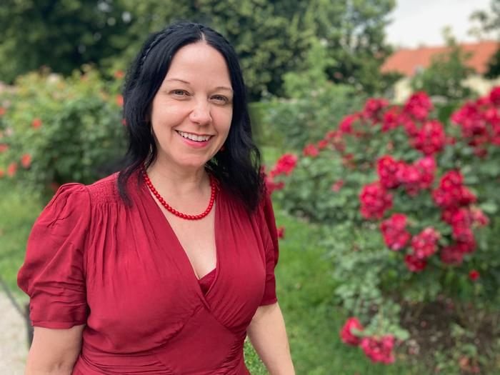 low-res_professor anna nekaris of anglia ruskin university - please credit little fireface project6030993202738753098. | Pugnalom