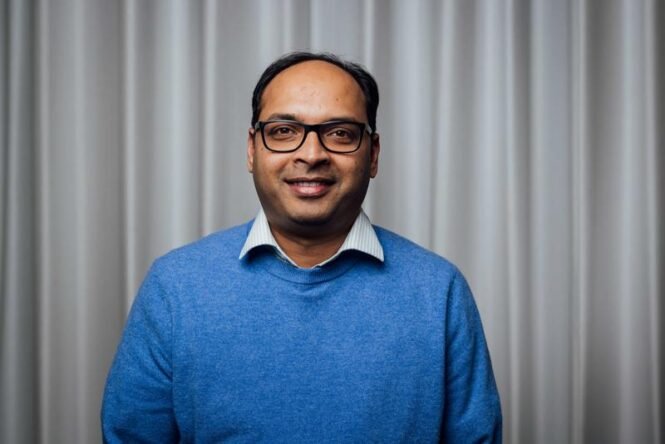 Dr. Rohan Karande, Leiter des Forschungsprojekts REPLACER am Forschungs- und Transferzentrum b-ACTmatter der Universität Leipzig | Quelle: Foto: Christian Hüller | Copyright: Universität Leipzig