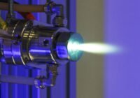 Das Verfahren nutzt ein mehrere tausend Grad heißes Arbeitsgas zur Vergasung von Abfällen aus glasfaserverstärkten Kunststoffen (GFK). Dabei entsteht Synthesegas als Rohstoff für neue Kunststoffe. Credits: INP