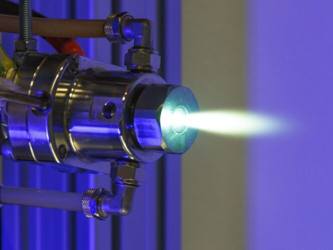 newsimage405988 | Pugnalom Das Verfahren nutzt ein mehrere tausend Grad heißes Arbeitsgas zur Vergasung von Abfällen aus glasfaserverstärkten Kunststoffen (GFK). Dabei entsteht Synthesegas als Rohstoff für neue Kunststoffe. Credits: INP