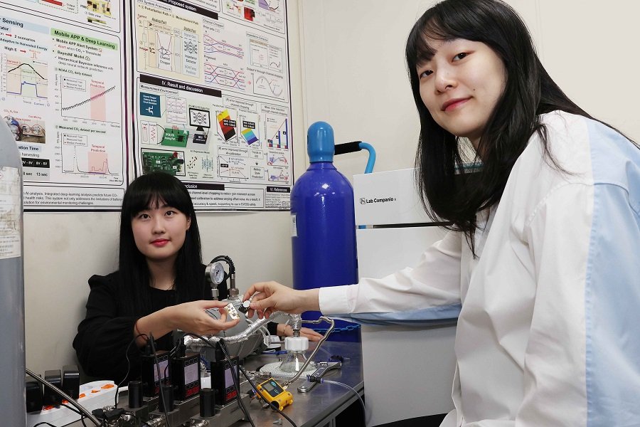 KWON | Pugnalom Masterstudent Gyurim Jang, Professor Kyeongha Kwon