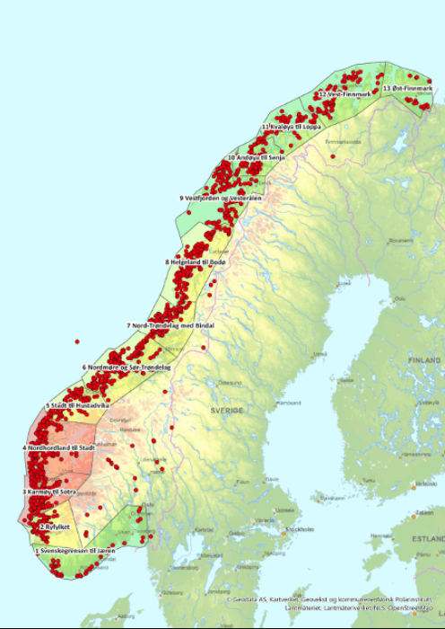norwegen-fischerei | Pugnalom Rote Kreise: Alle Aquakulturanlagen in Norwegen, Stand: 14. Februar 2025. Die Karte zeigt auch die 13 Produktionsgebiete. Grün bedeutet akzeptable Umweltauswirkungen, gelb bedeutet mäßige Umweltauswirkungen und rot bedeutet unannehmbare Umweltauswirkungen. Karte/Quelle: Direktion für Fischerei