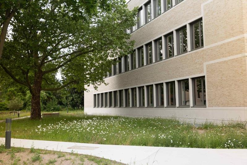 Außenansicht des neuen Kooperationsgebäudes Biodiversität Dahlem von IGB und FU Berlin. | Quelle: Berit Kraushaar, FVB | Copyright: Berit Kraushaar, FVB