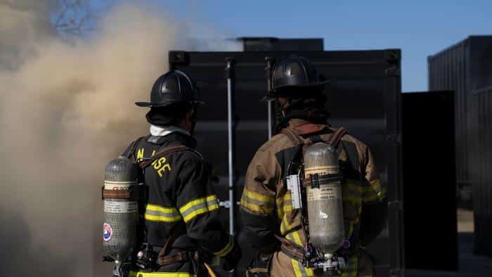 Forscher analysierten Blut- und Urinproben von 30 Feuerwehrleuten vor und nach der Brandeinwirkung, um besser zu verstehen, wie der Körper unmittelbar reagiert.Credits
UTHealth Houston