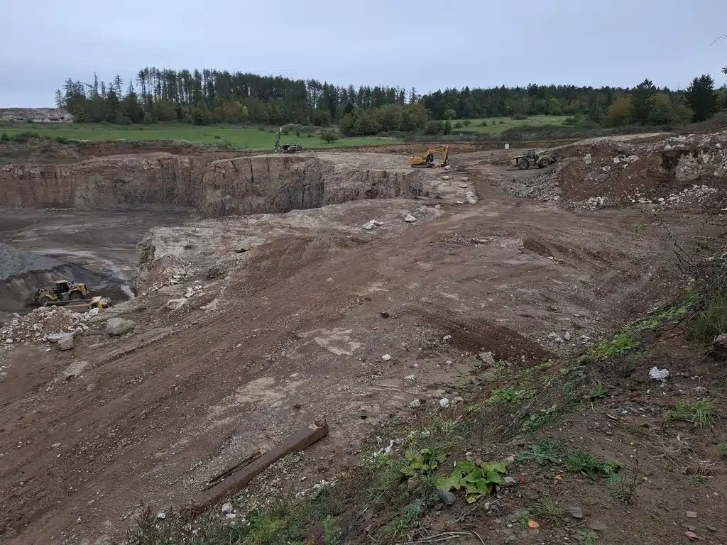 Mining is permitted in the middle of the gypsum karst landscape nature reserve near Ührde, at Härkenstein. Credits: Pugnalom