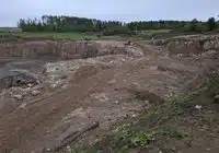 Uhrde yaqinidagi Härkensteindagi gips karst landshaft qo'riqxonasining o'rtasida kon qazishga ruxsat berilgan. Manbalar: Pugnalom