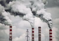 Noch wird CO2 ungenutzt in die Luft verblasen und heizt das Klima auf. Credits: Janusz Walczuk, pexels