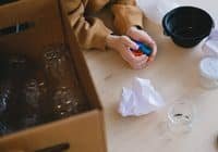 Plastikmüll und Wasserknappheit gehören zu den größten Problemen der Menschheit. Credits: Anna Shvets, pexels