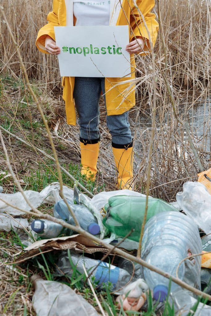 Die Welt erstickt im Plastikmüll. Credits: Thirdman, pexels