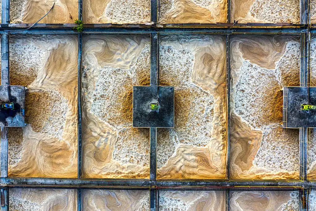 Ein Klärwerk aus der Vogelperspektive. Credits: Tom Fisk, pexels